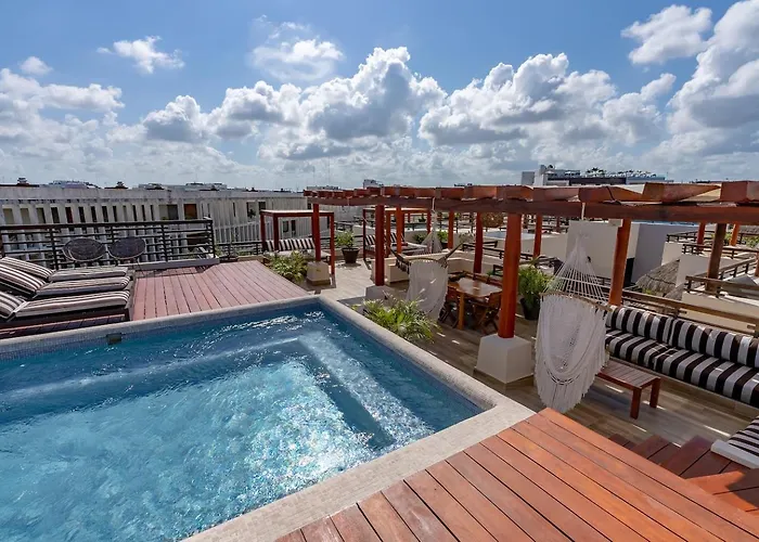Private Pool On Luxury Penthouse Apartment *